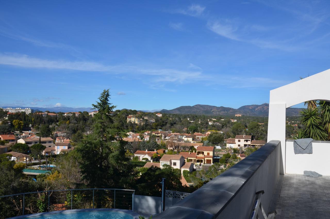 Belle Maison Avec Piscine Dans Les Hauteurs A Saint Raphael Saint-Raphael (Var) Exterior foto