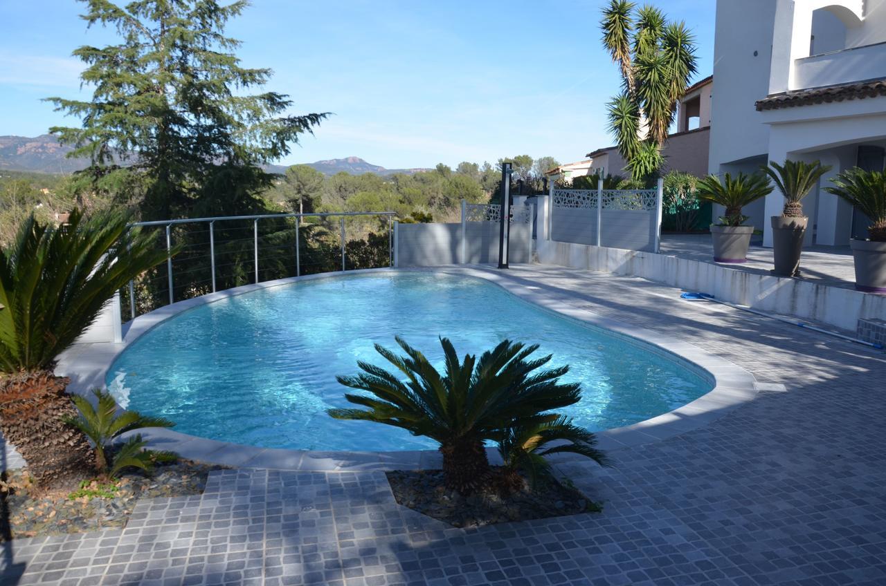 Belle Maison Avec Piscine Dans Les Hauteurs A Saint Raphael Saint-Raphael (Var) Exterior foto